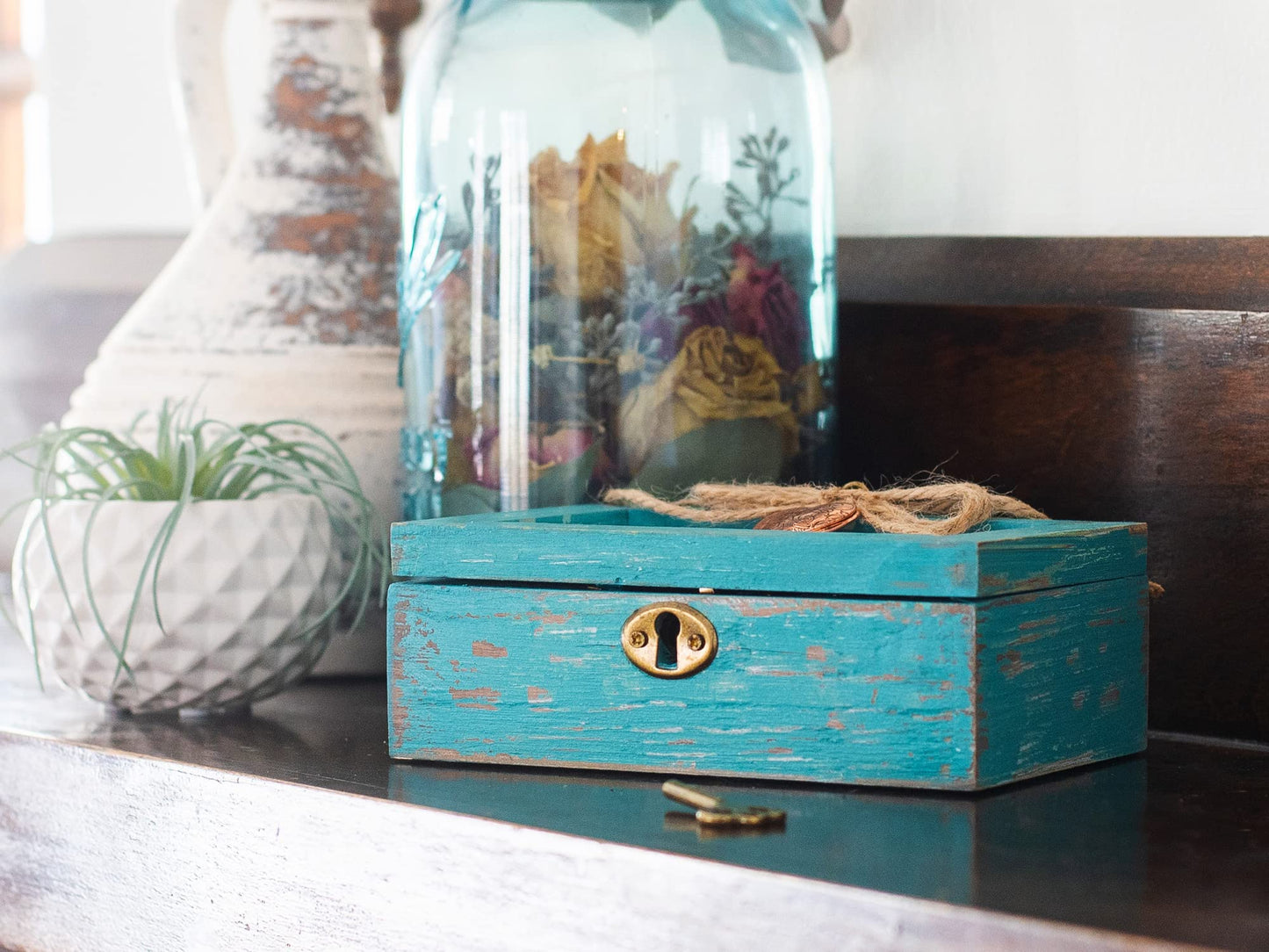 Distressed Finish Wooden GRANDDAUGHTER Heart Locket Music Box (Plays Are My Sunshine) QGM18539