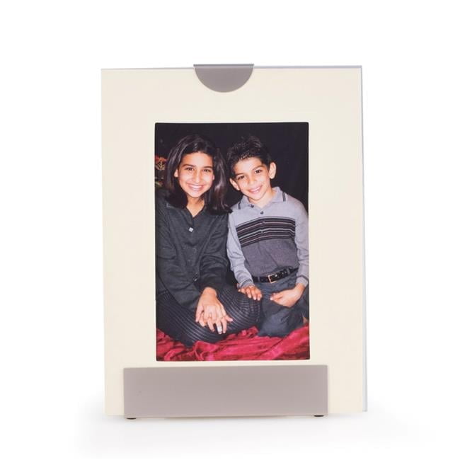 Bey-Berk International D119 4 x 6 in. Silver Plated with Pearl Finish Picture Frame