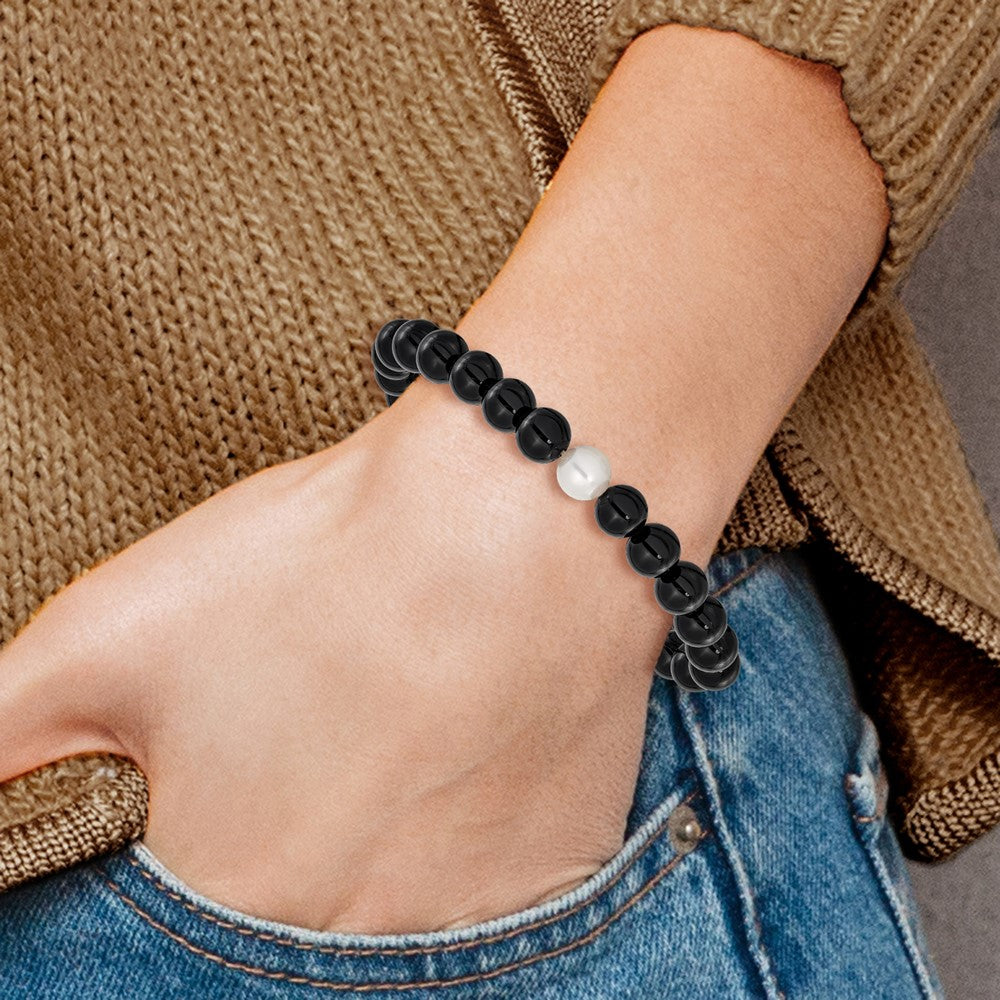 Chisel 8-9mm Black Onyx and White Freshwater Cultured Pearl Beaded 7.25 inch Stretch Bracelet 8 inches