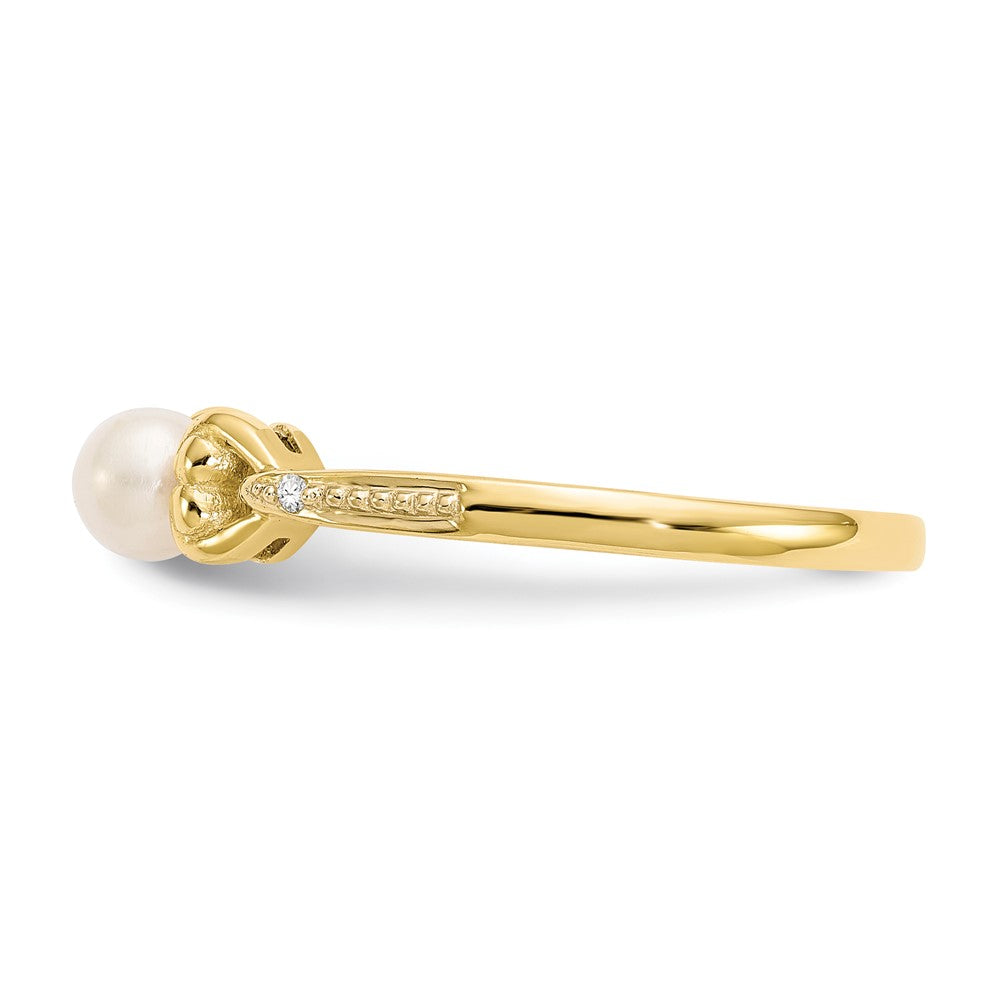 10K FW Cultured Pearl and Diamond Ring