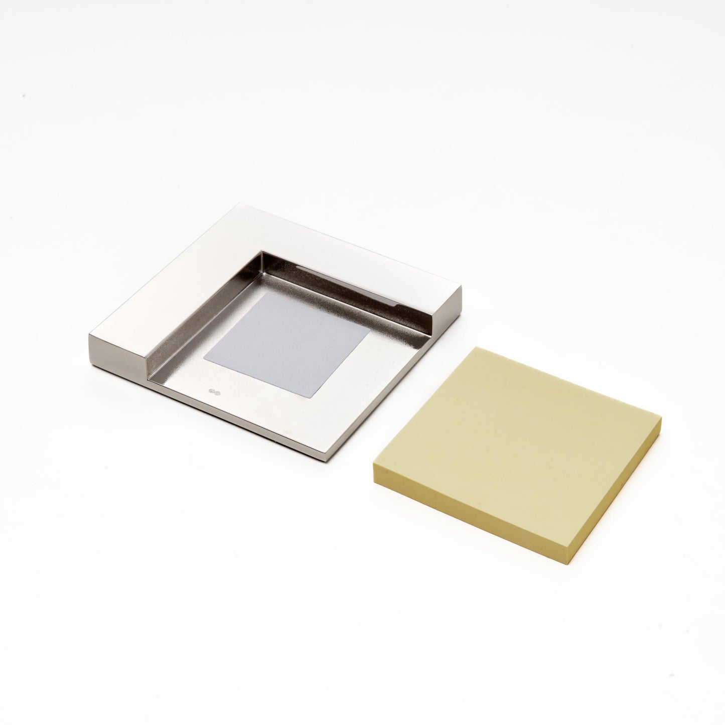 Silver-tone L-Shape Memo Holder with Memo Pad Included Q-GM2160