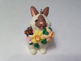 Hallmark Ornament Garden Club #4 1998 Qe08426