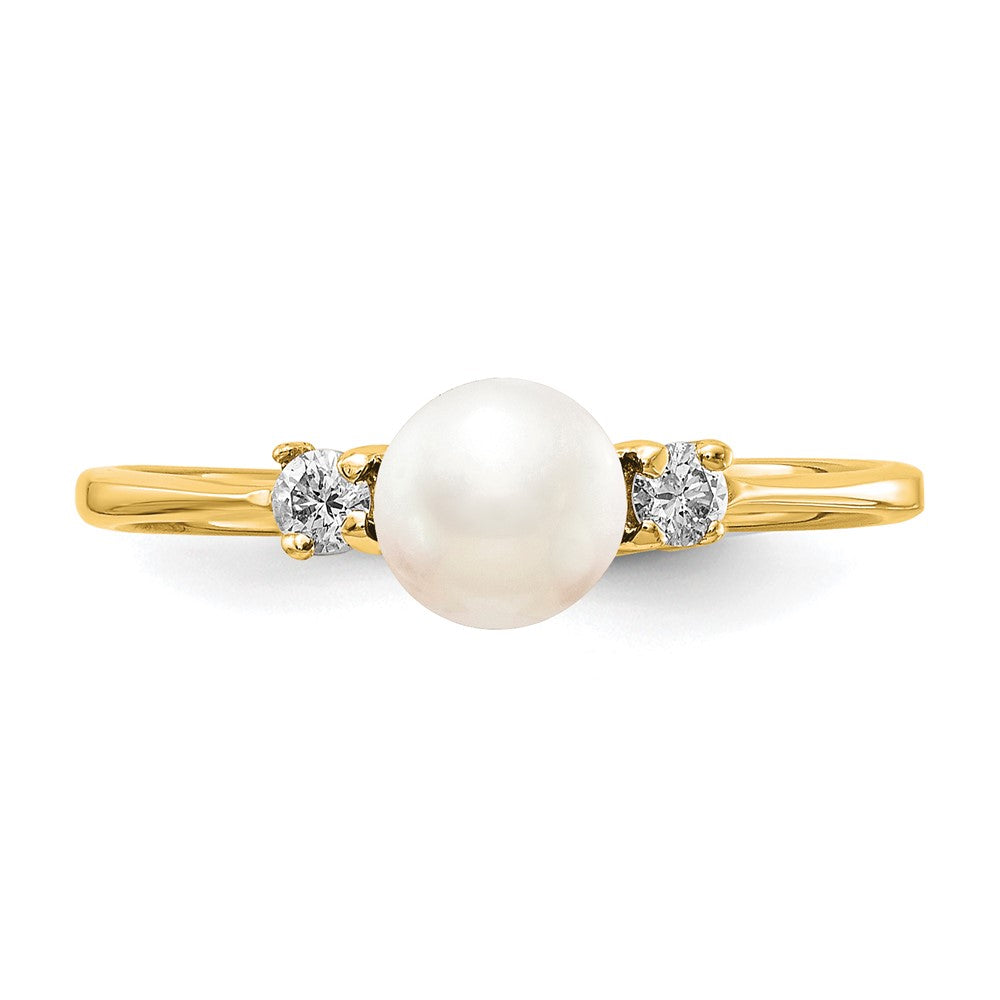 10K 5mm FW Cultured Pearl A Diamond ring