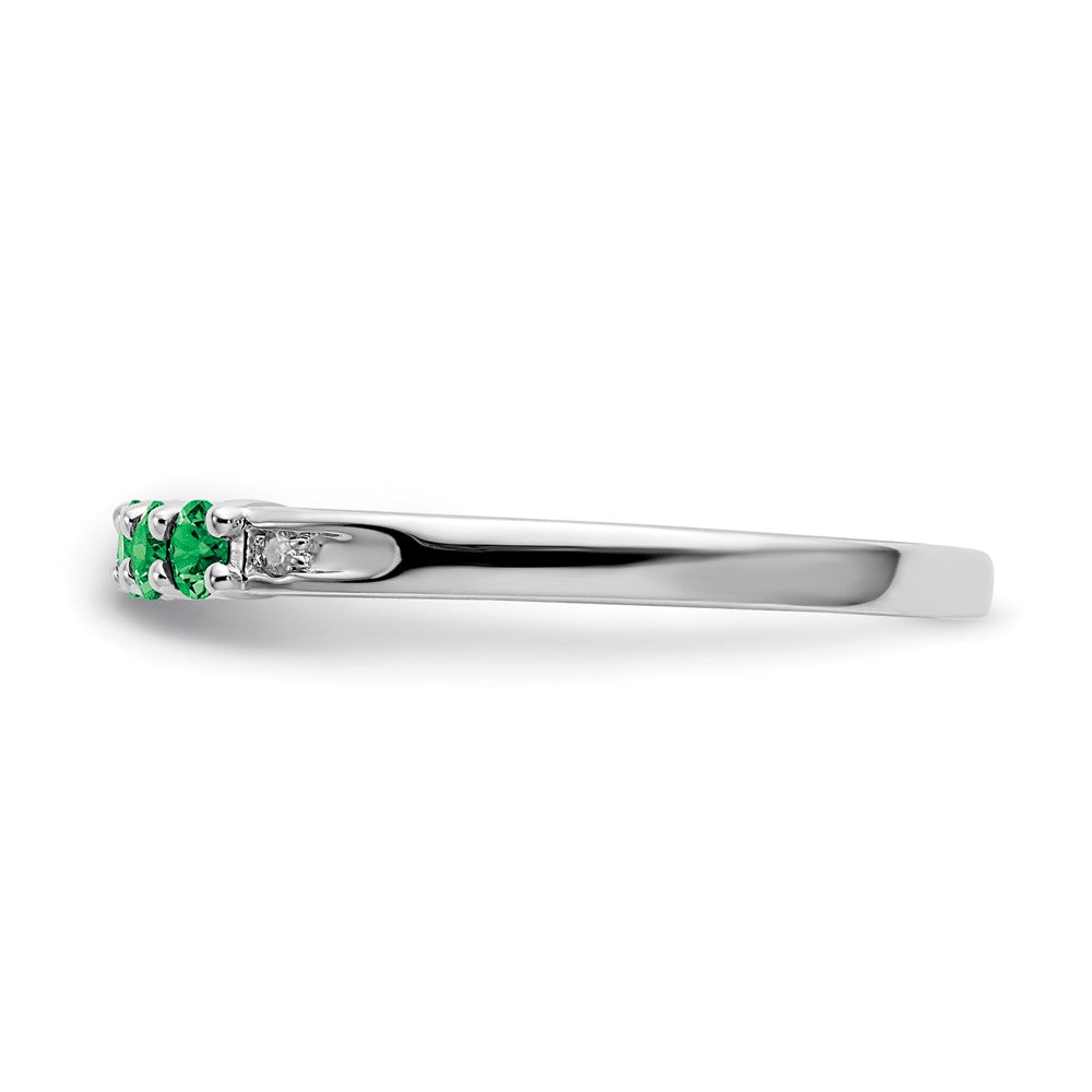 10k White Gold CR Emerald & Diamond Ring