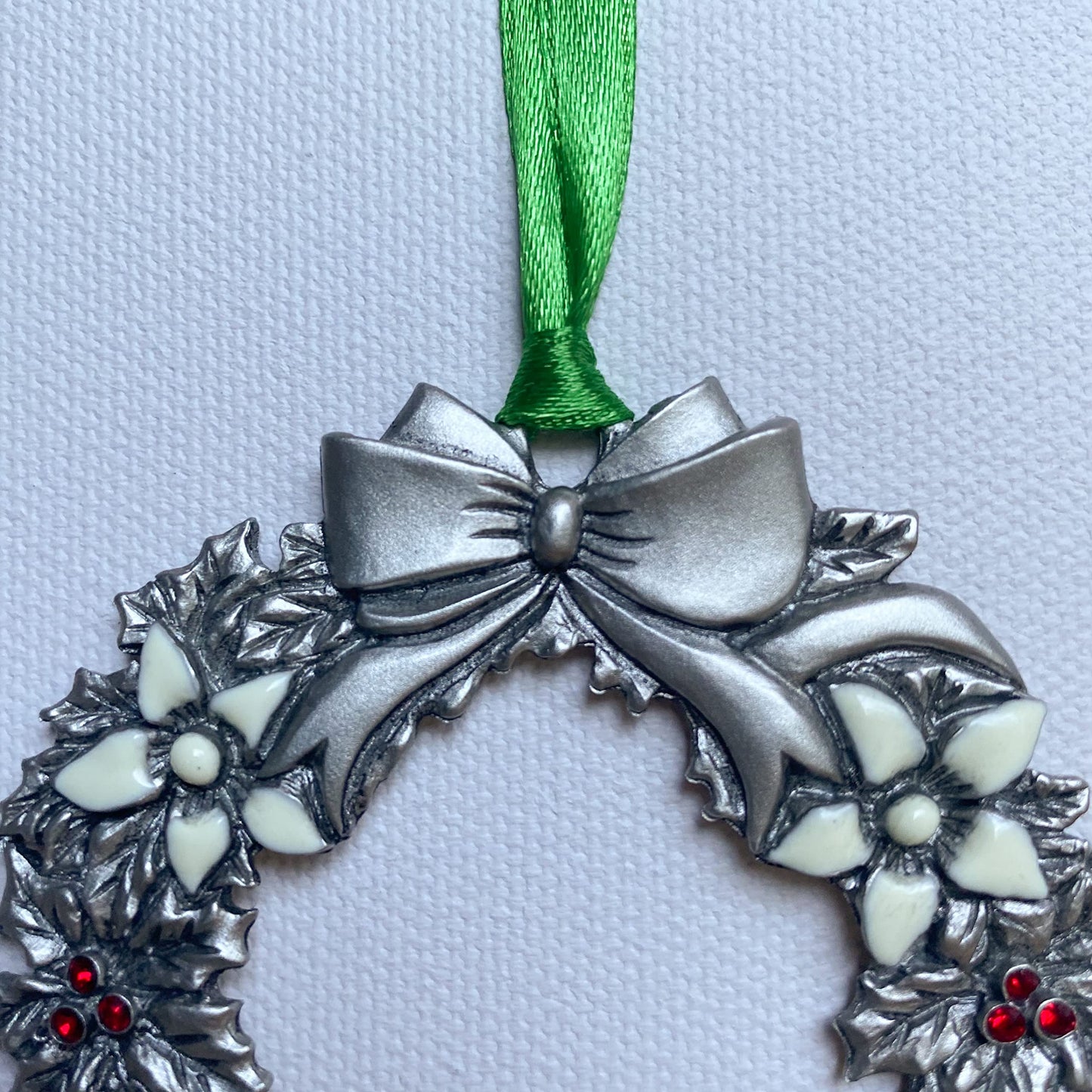Ornament-Christmas Wreath w/Story Card & Gift Box