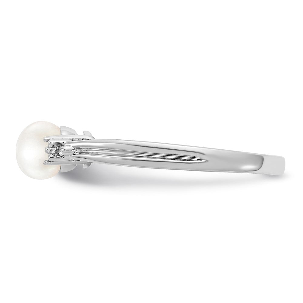 Sterling Silver Pearl and Diamond Ring