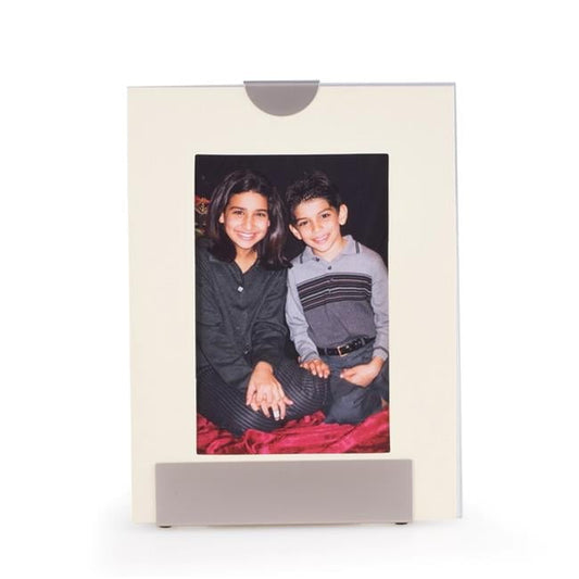 Bey-Berk International D119 4 x 6 in. Silver Plated with Pearl Finish Picture Frame