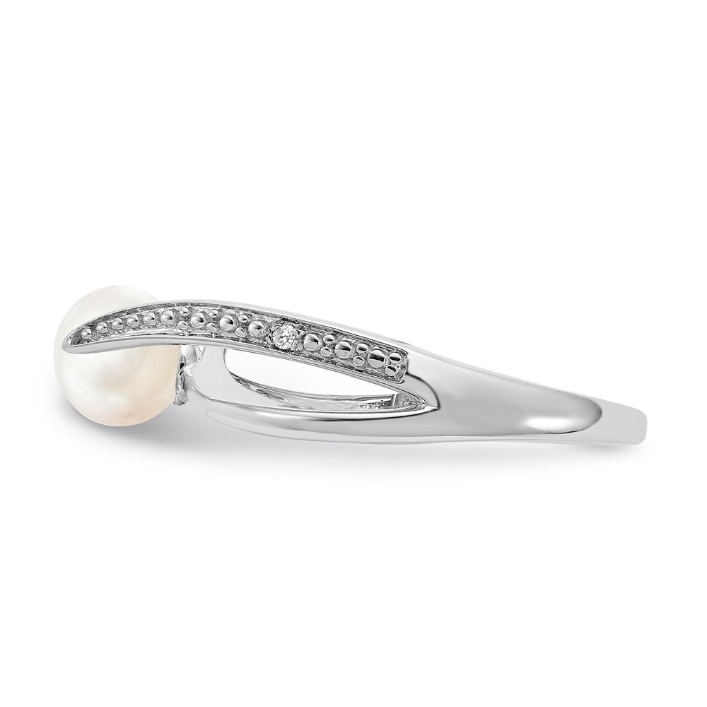 Sterling Silver Pearl & Diamond Ring