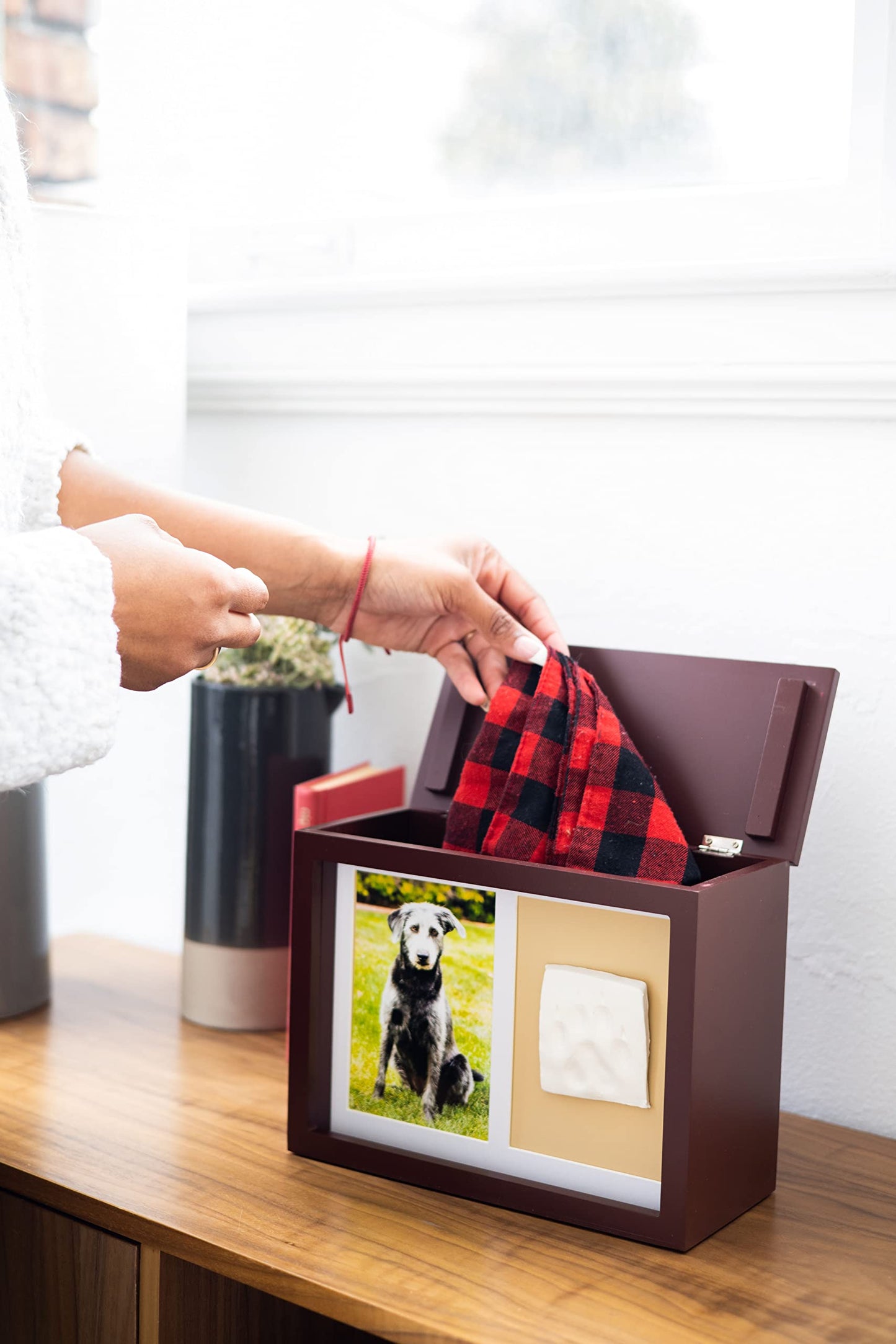 Pearhead Pet Memory Box & Urn
