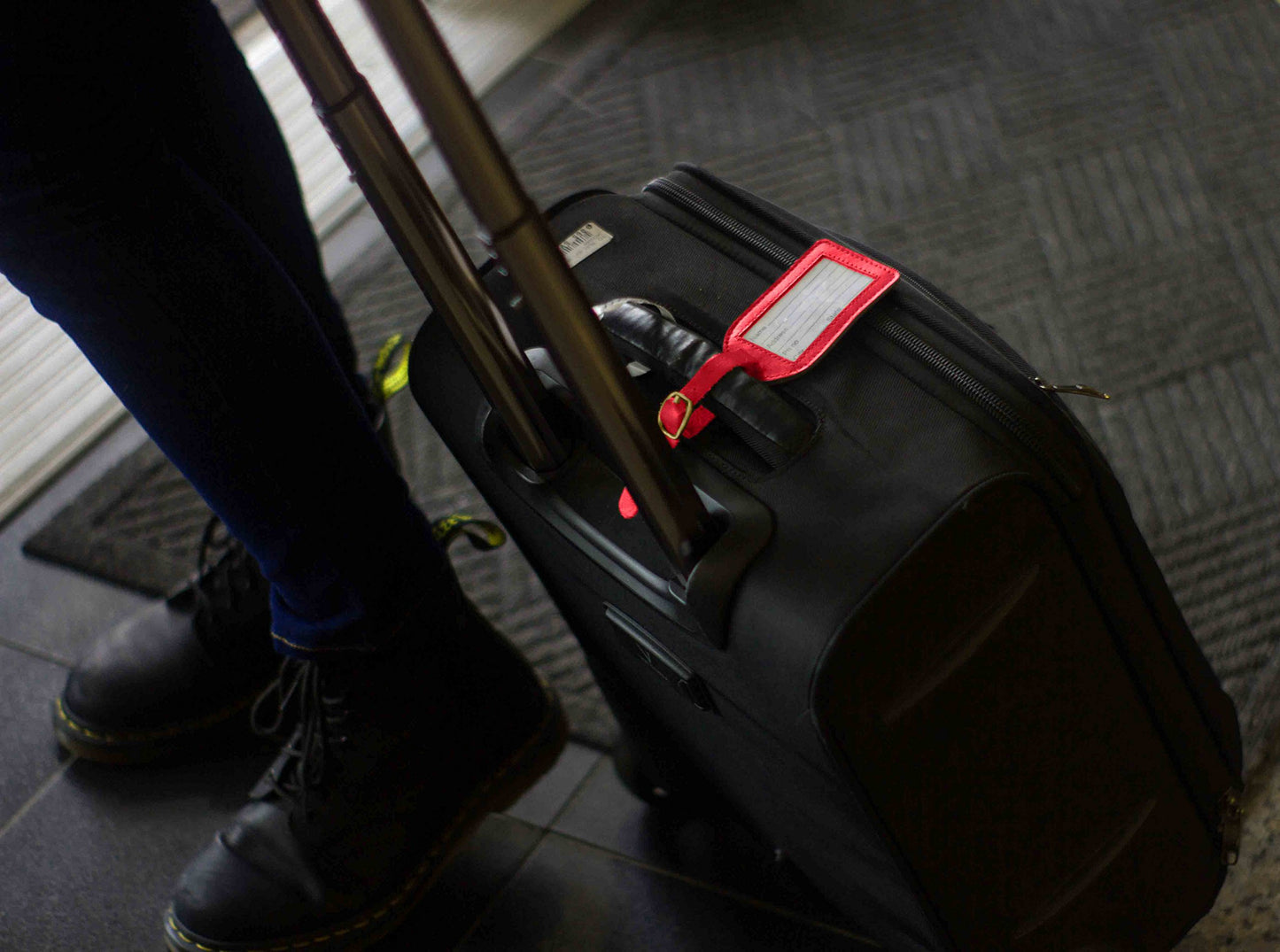 Red Leather Luggage Tag with Buckle Strap QGM22553