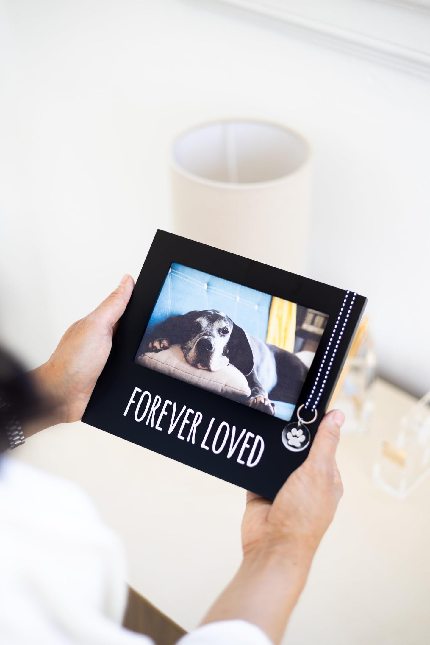 Black Wooden FOREVER LOVED Pet Memorial Remembrance 4x6 Photo Frame QGM20985