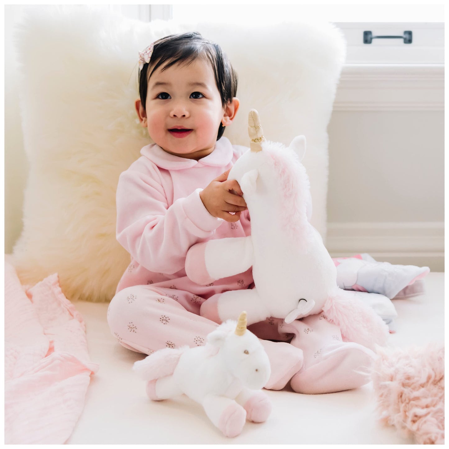 Luna Unicorn Rattle 7 inch - Monsters & Oddities by GUND (4060800)