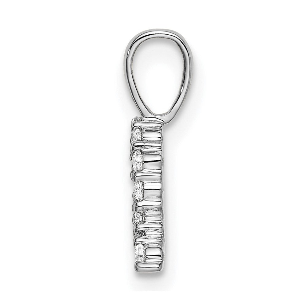 14k White Gold 1/6 carat Lab Grown Diamond VS/SI+ G+ Letter Q Initial Pendant