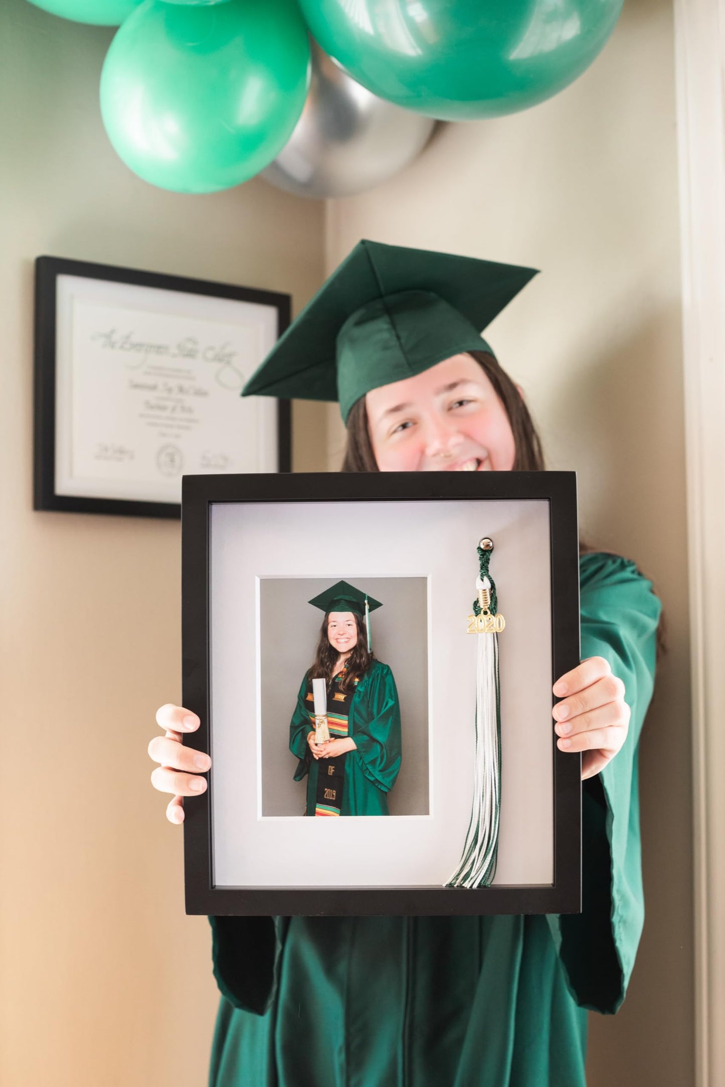 Pearhead Tassel And Picture Graduation Frame, Proudly Display a Photo in Graduation Cap and Gown in Frame with Tassel Holder, Great Centerpiece for Graduation Party