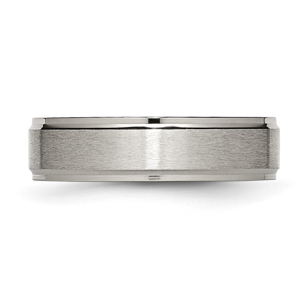 Titanium Brushed Center 6mm Ridged Edge Band Size - 7.5