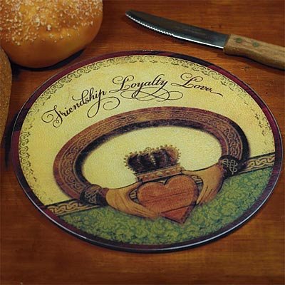 Abbey Press Claddagh Cutting Board, 11.75"