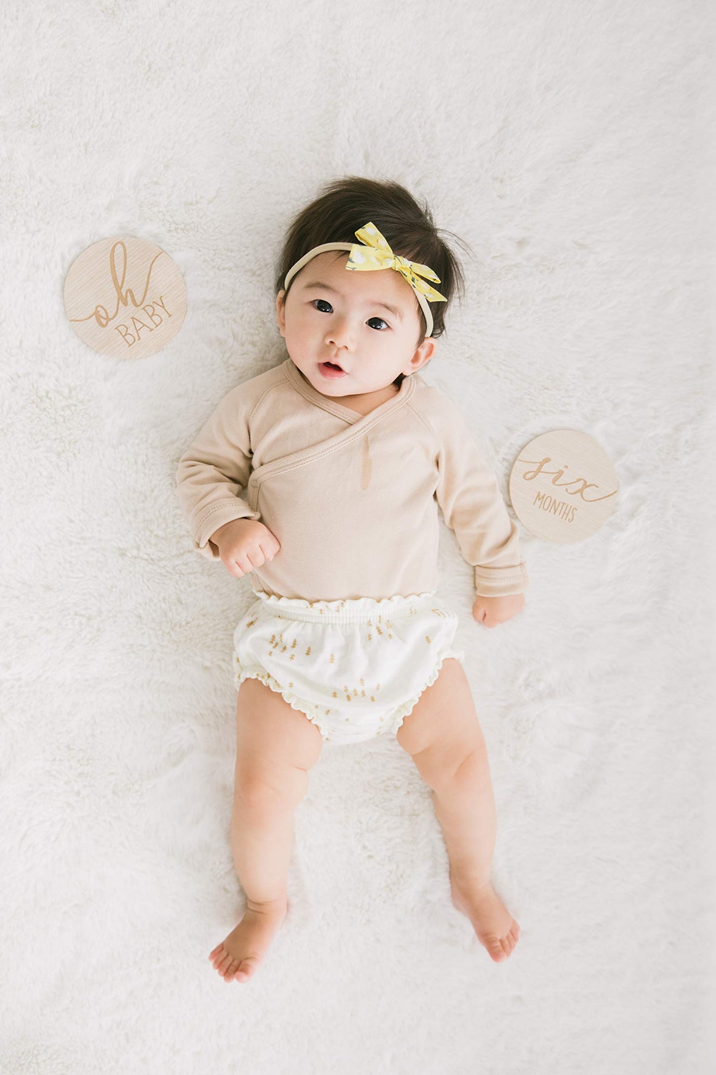 Pearhead Baby Wooden Monthly Milestone Double-Sided Props, Numbers 1-12, Gender Neutral, Beige