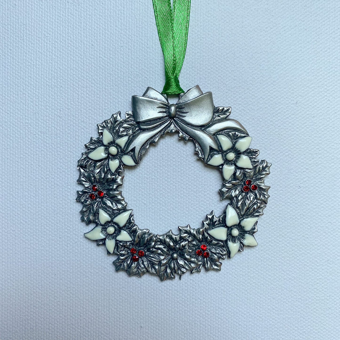 Ornament-Christmas Wreath w/Story Card & Gift Box