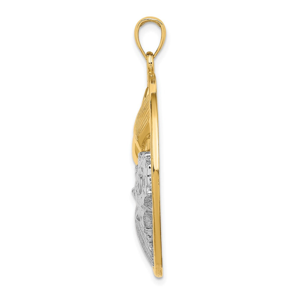 14k w/Rhodium Shell Cluster in Circle Charm